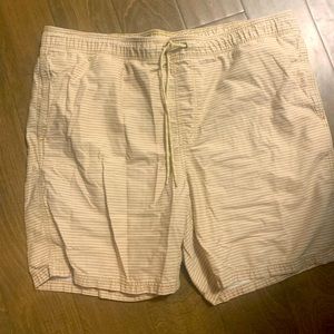 Men’s Amazon Essentials 2XL Striped Shorts
